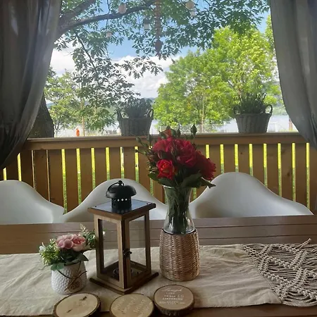 Mobilna Hiska Pogled Na Jezero Velenje